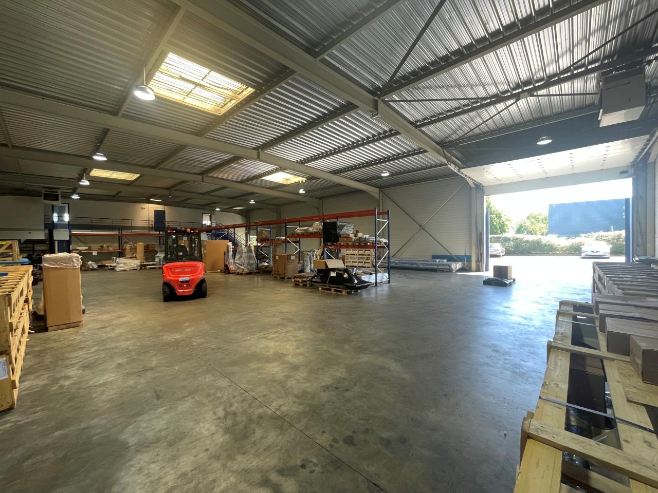 Local d'activité Houdan 850m² Vente local d'activité Houdan Yvelines OVACT2533665 1